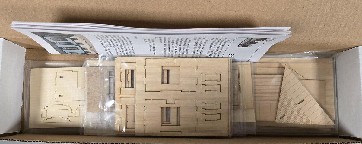 Banta Model Works 2099 HO Phillips Station Building Kit