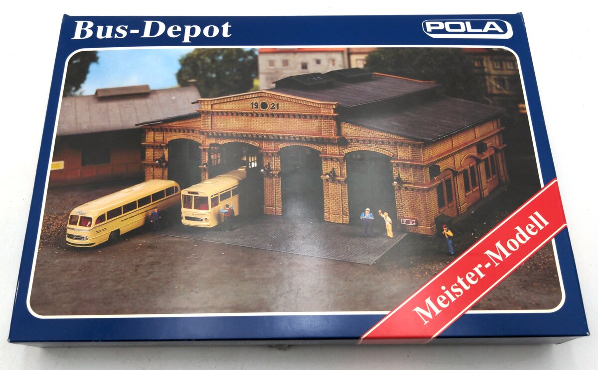 Pola 678 HO Scale Bus Depot Building Kit