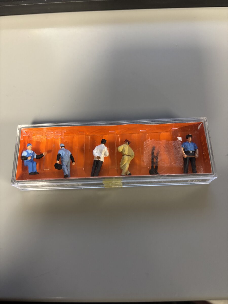 Preiser 10018 HO US Railway Personnel and Policeman Figures (Set of 5)