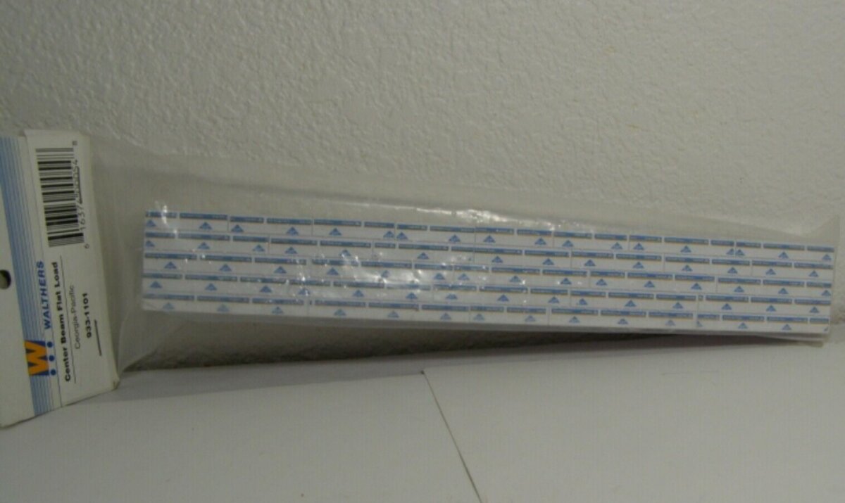 Walthers 933-1101 HO Scale Georgia-Pacific Center Beam Flat Load
