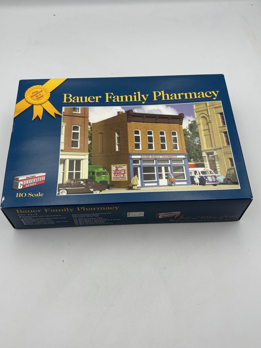 Walthers 933-3618 HO Gold Ribbon Series Bauer Family Pharmacy Building Kit