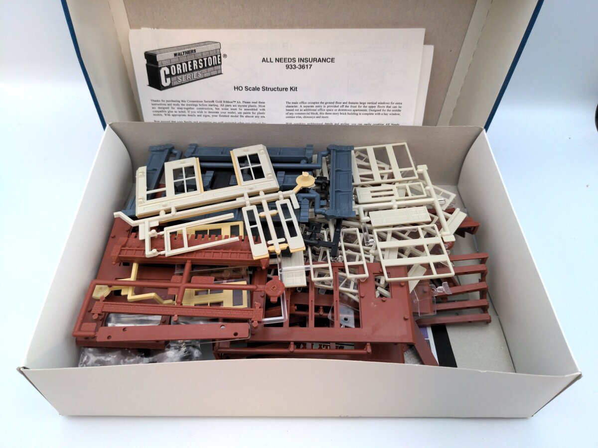 Walthers 933-3617 HO All Needs Insurance Agency Gold Ribbon Series Building Kit