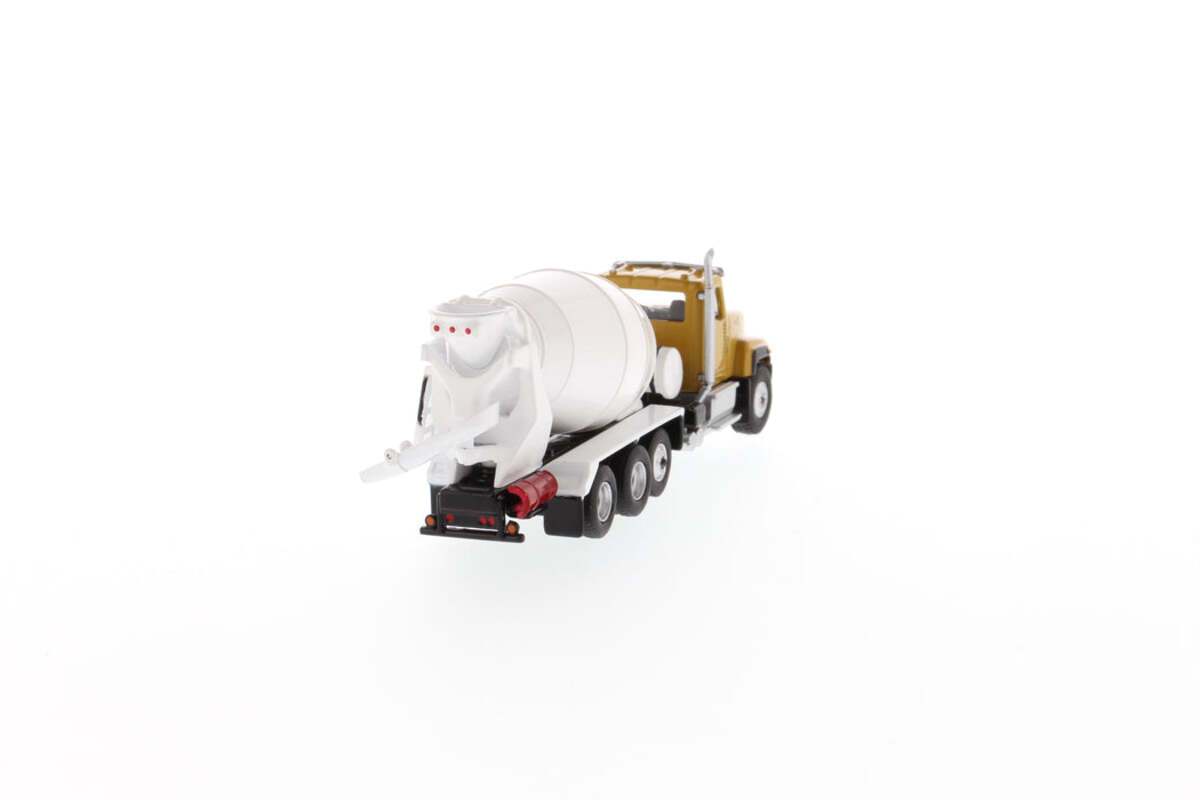 DieCast Masters 85512 1:87 Caterpillar CT681 Concrete Mixer Model Kit