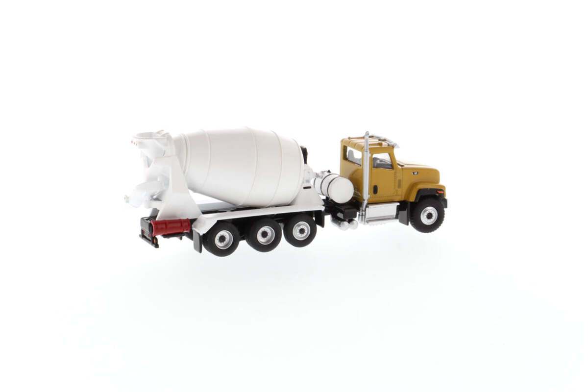 DieCast Masters 85512 1:87 Caterpillar CT681 Concrete Mixer Model Kit