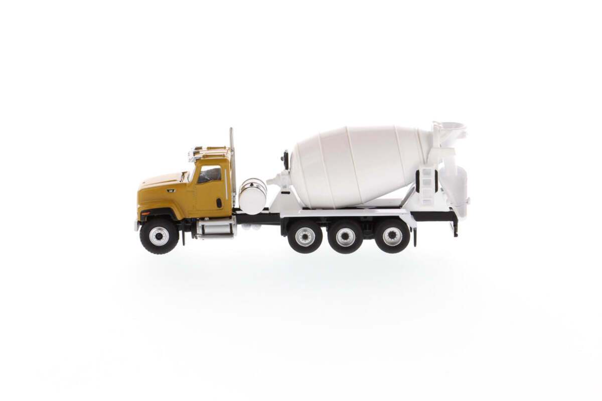 DieCast Masters 85512 1:87 Caterpillar CT681 Concrete Mixer Model Kit