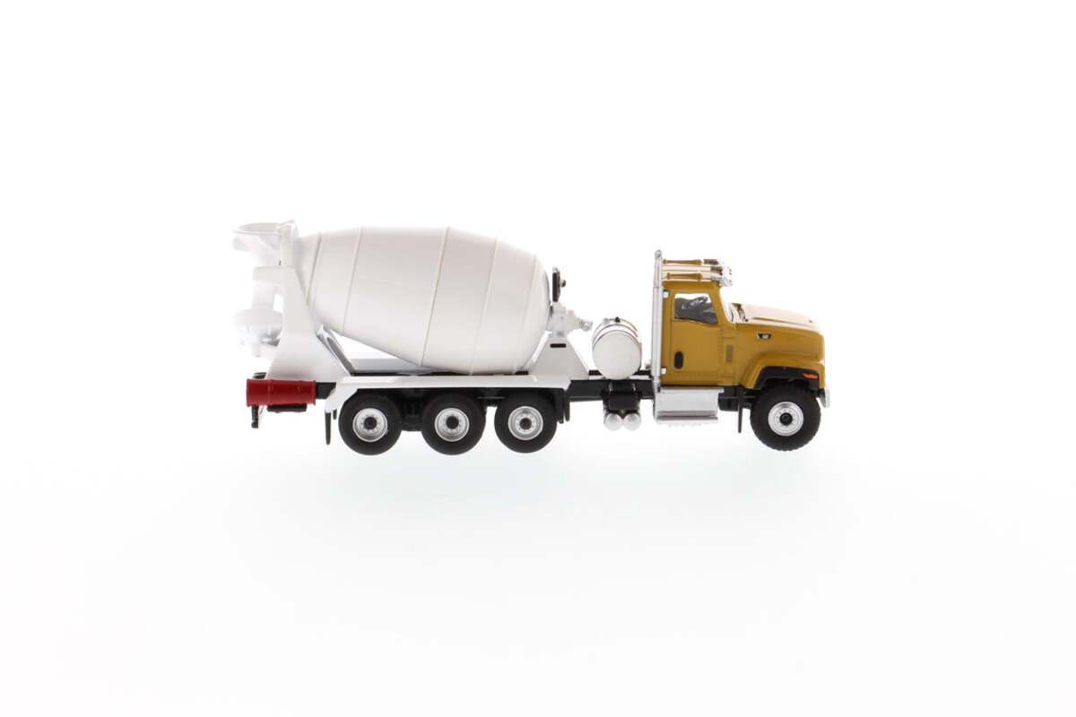 DieCast Masters 85512 1:87 Caterpillar CT681 Concrete Mixer Model Kit