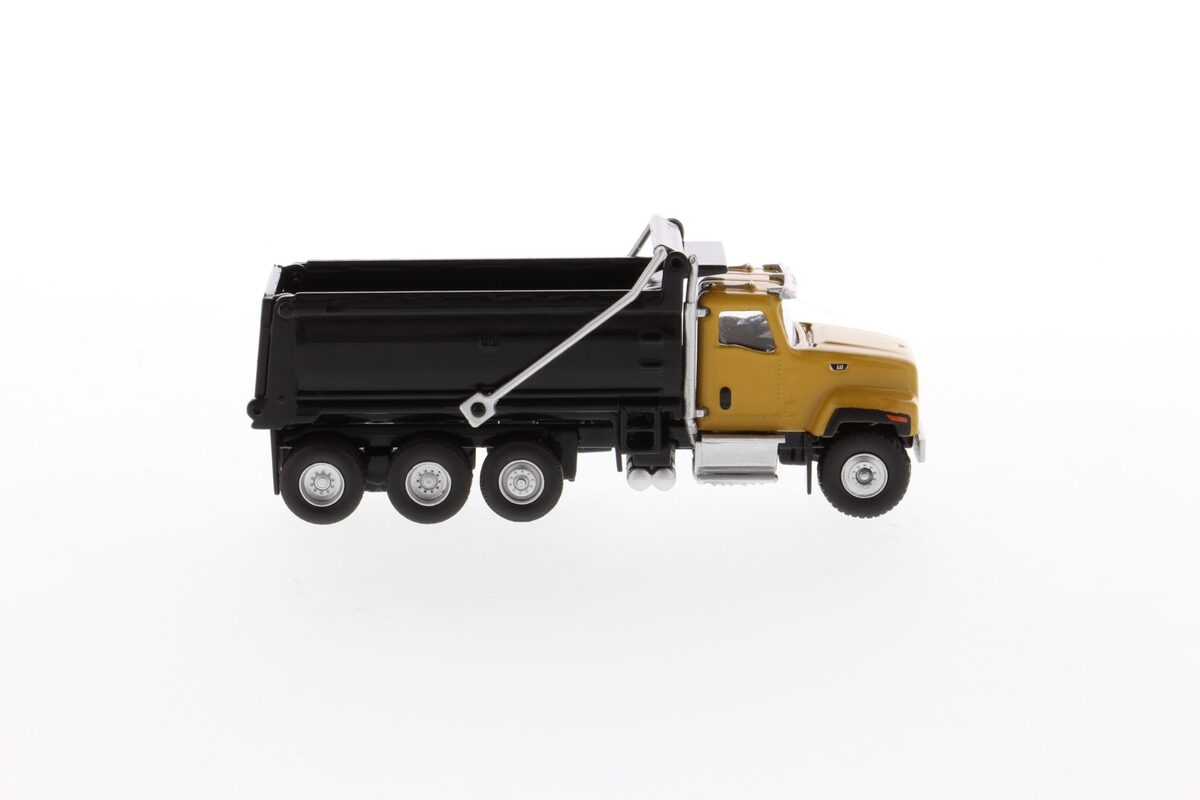 DieCast Masters 85514 1:87 Caterpillar CT681 Dump Truck Diecast Model