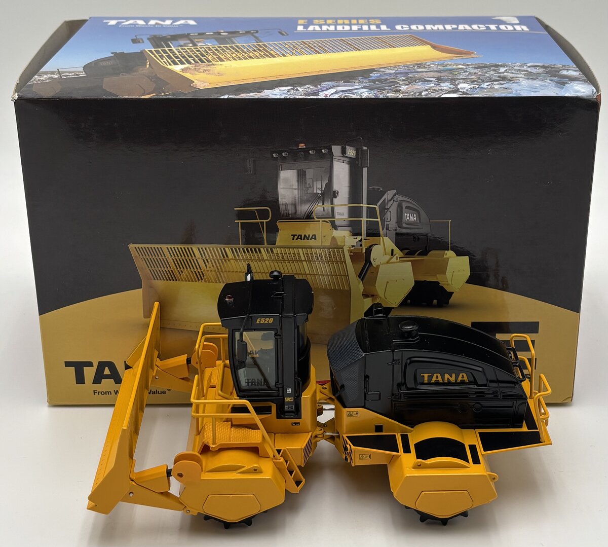 NZG 996 1:50 TANA E520 Landfill Compactor