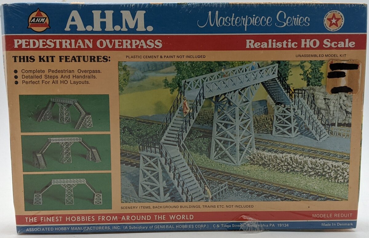 AHM 5865 HO Pedestrian Overpass Building Kit