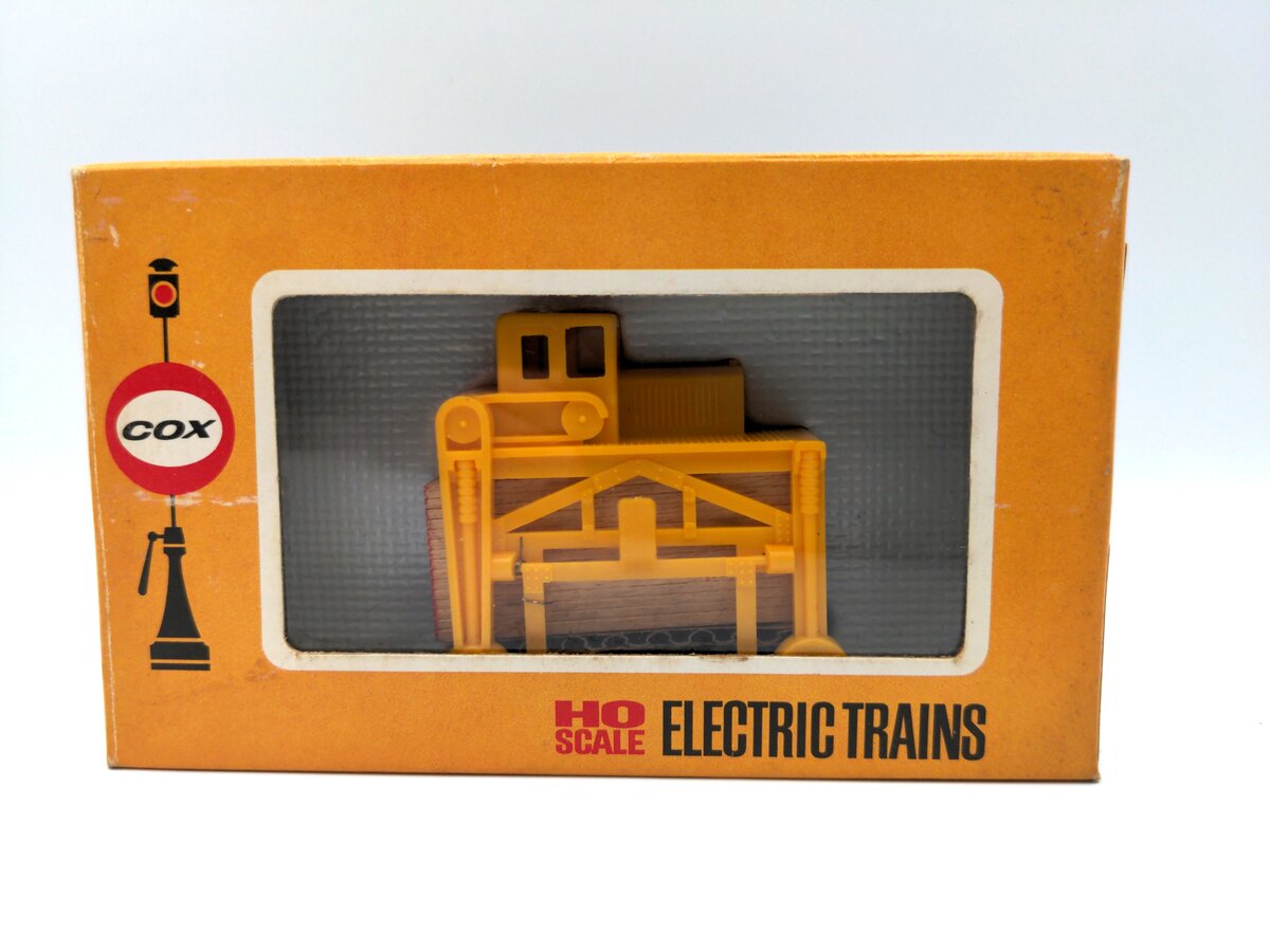 Cox 6234-3 HO Lumber Carrier with Lumber Load