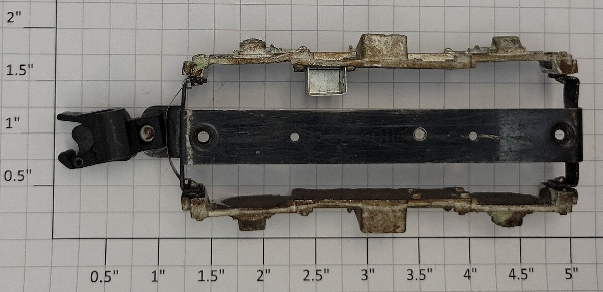 American Flyer XA12A668 S Scale Cast Silver GP7 Truck Frame w/ Operating Coupler