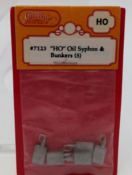 Chooch 7123 HO Scale White Metal Oil Syphon and Bunker (Pack of 5)