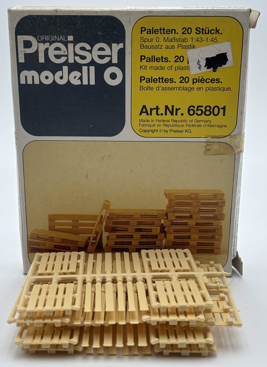 Preiser 65801 O Yellow Pallets Plastic Model Kit (Pack of 20)
