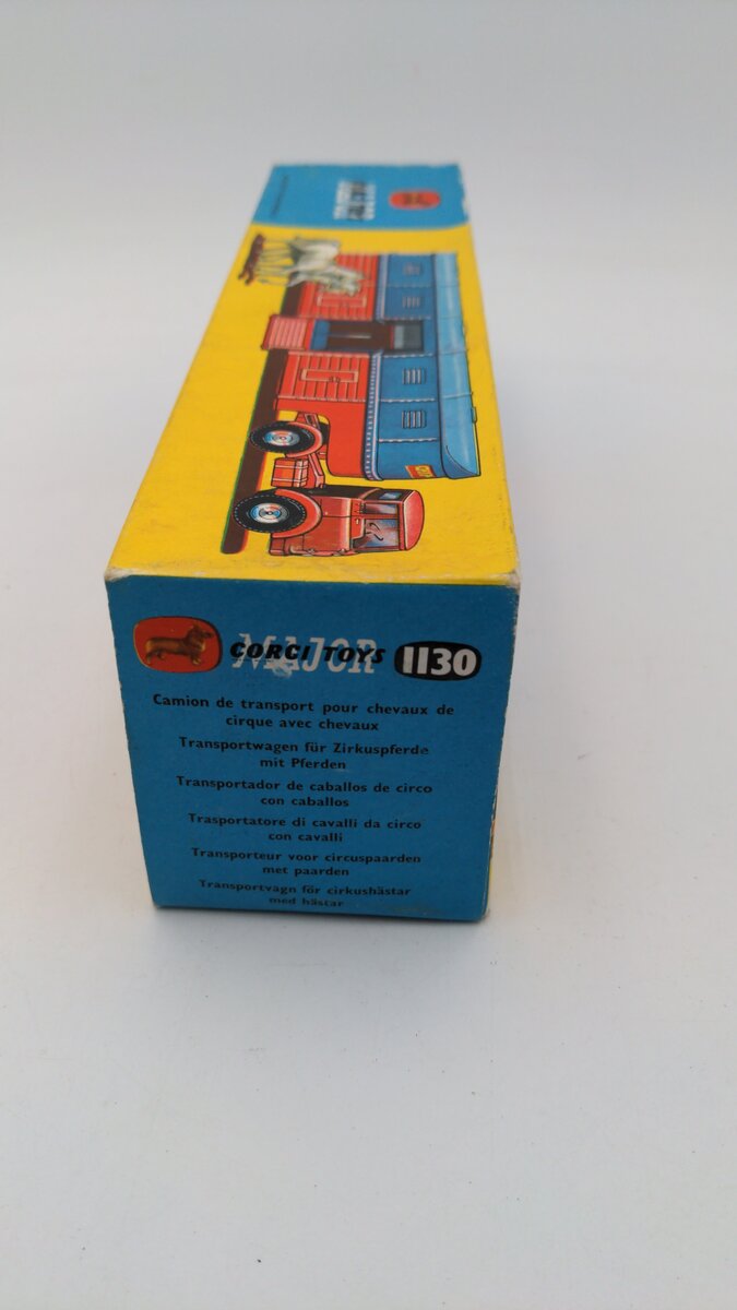 Corgi 1130 1:43 Scale Horse Transporter Chipperfields Circus W/6 Plastic Horses EX/Box