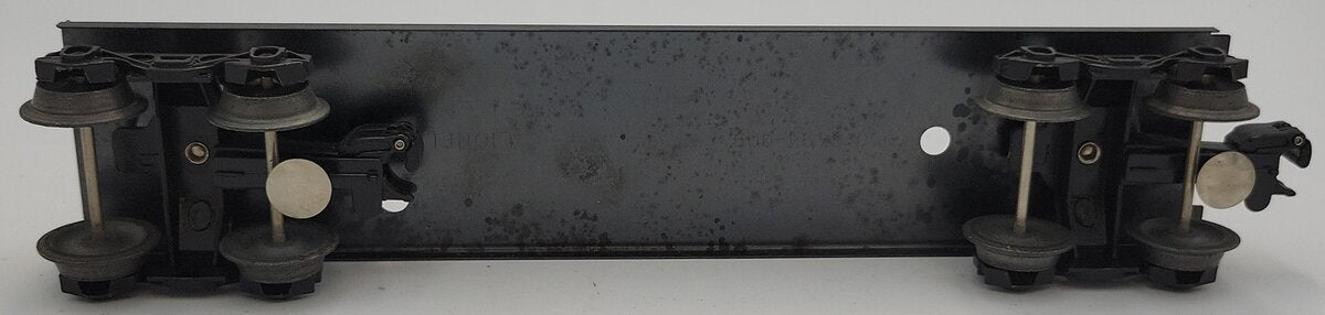 Lionel 6464-9 LTI Metal Boxcar Frame with Two 9150-50 Plastic Trucks