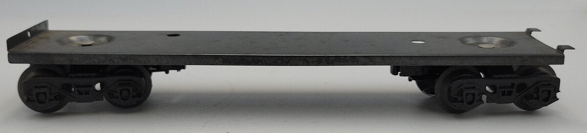 Lionel 6464-9 LTI Metal Boxcar Frame with Two 9150-50 Plastic Trucks