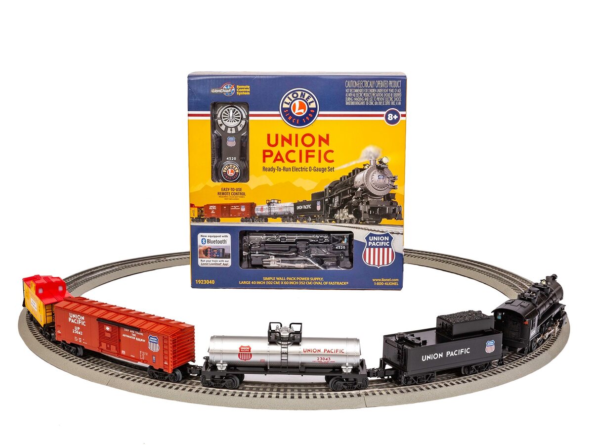 Lionel 1923040 UP Flyer LionChief O Gauge Steam Train Set with Bluetooth