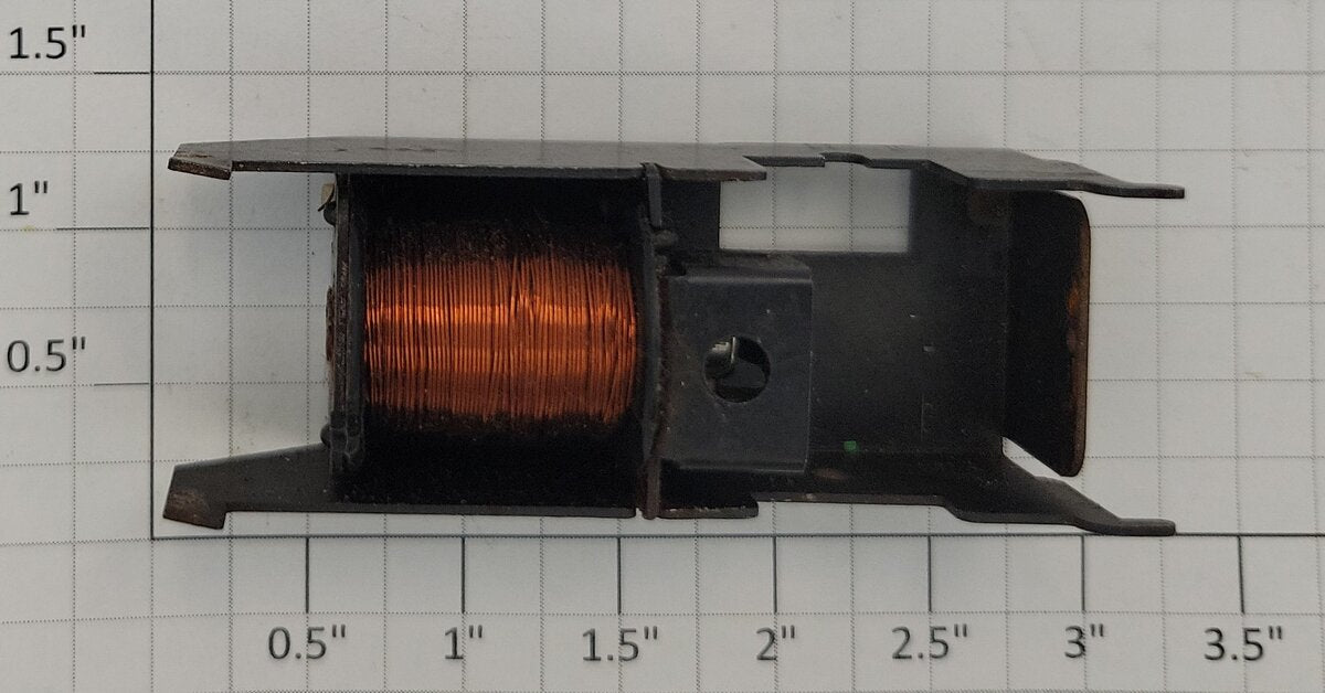 Lionel 3361-8 Lumber Dump Car Coil Cover with Coil, Plunger, Pawl and Bracket