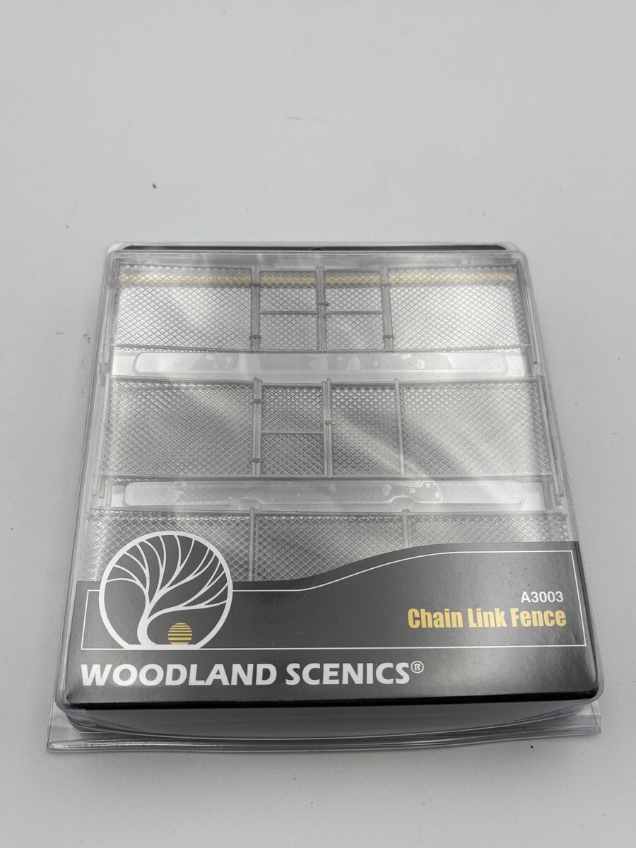 Woodland Scenics A3003 O Chain Link Fence (Set of 8)