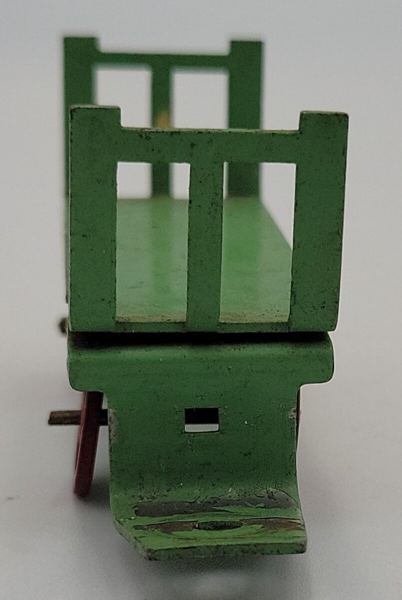 American Flyer 586A-1X Baggage Cart without Porter Figure