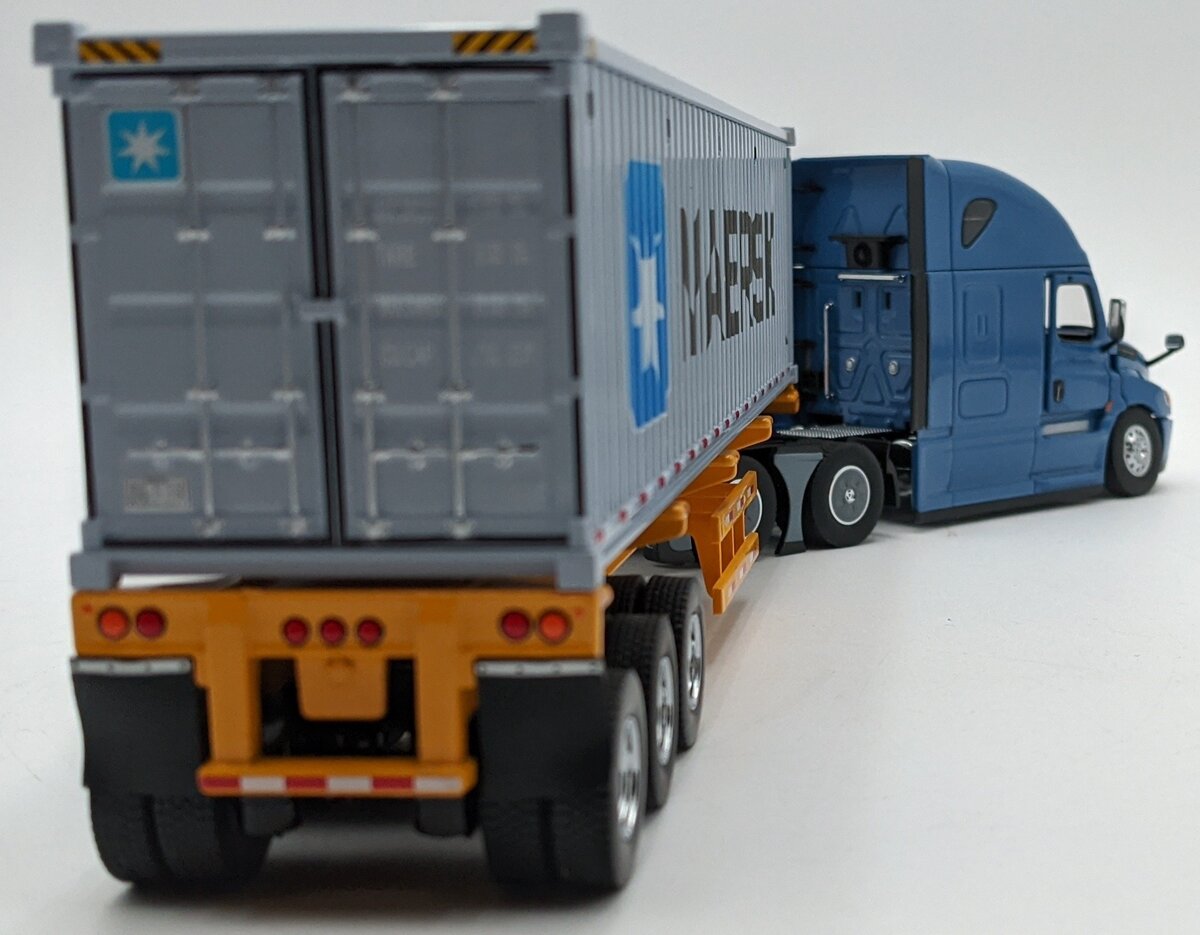 DieCast Masters 71048 1:50 Freightliner New Cascadia w/Sleeper & Skeletal Trailr