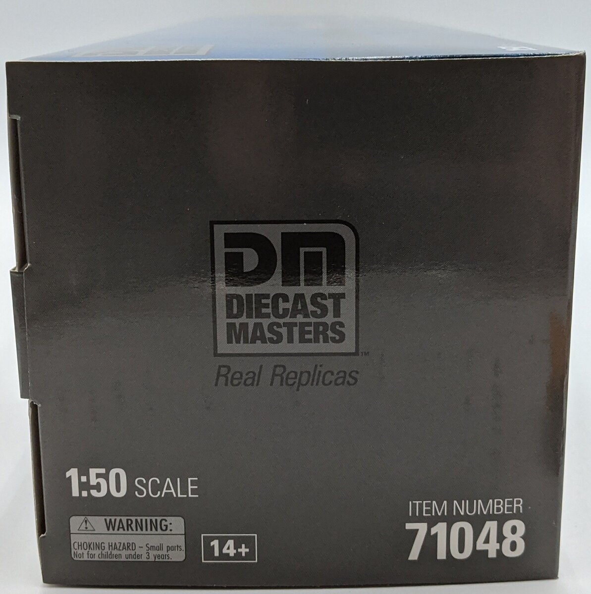 DieCast Masters 71048 1:50 Freightliner New Cascadia w/Sleeper & Skeletal Trailr