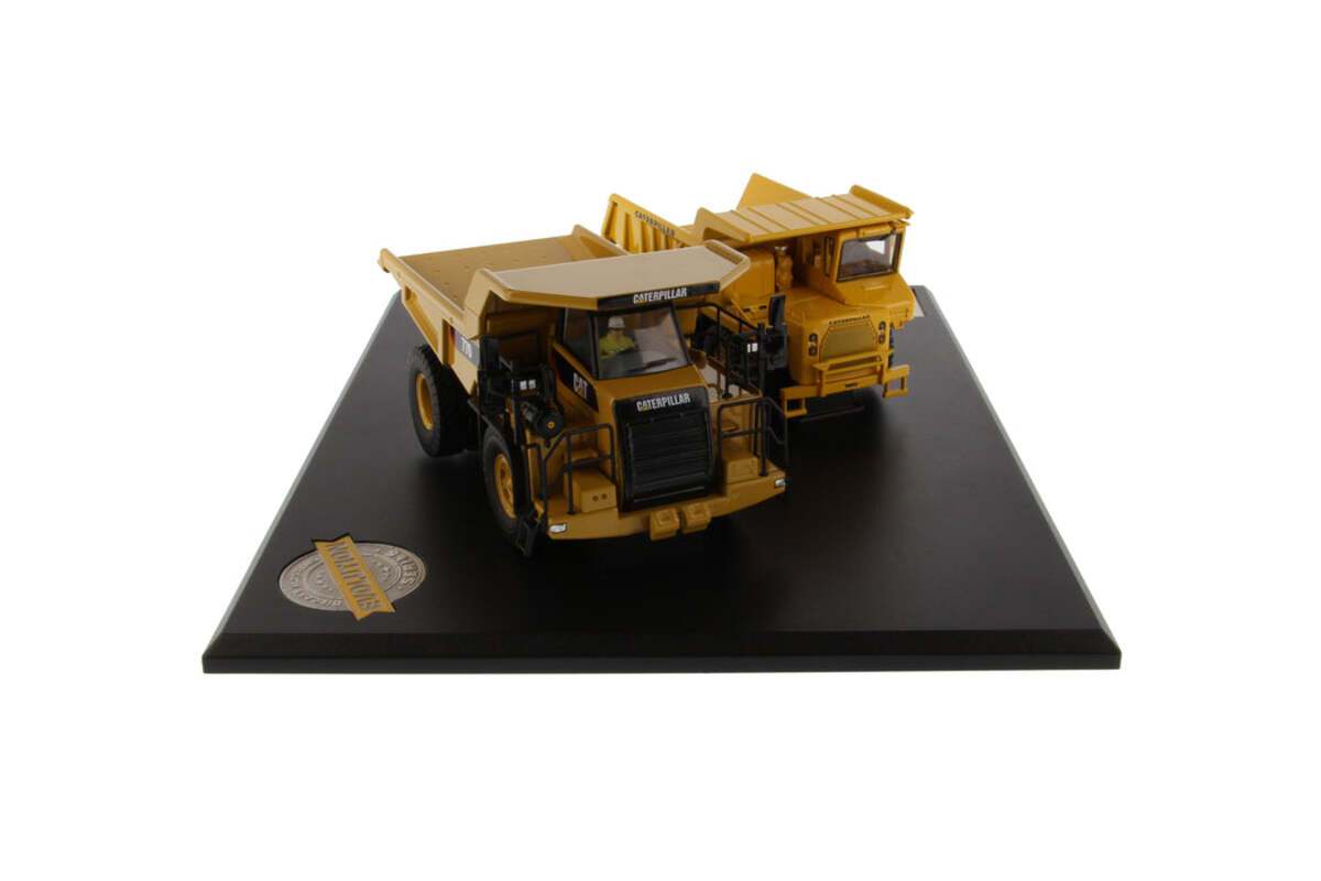 DieCast Masters 85562 1:50 Caterpillar 769 & Caterpillar 770 Off Highway Truck