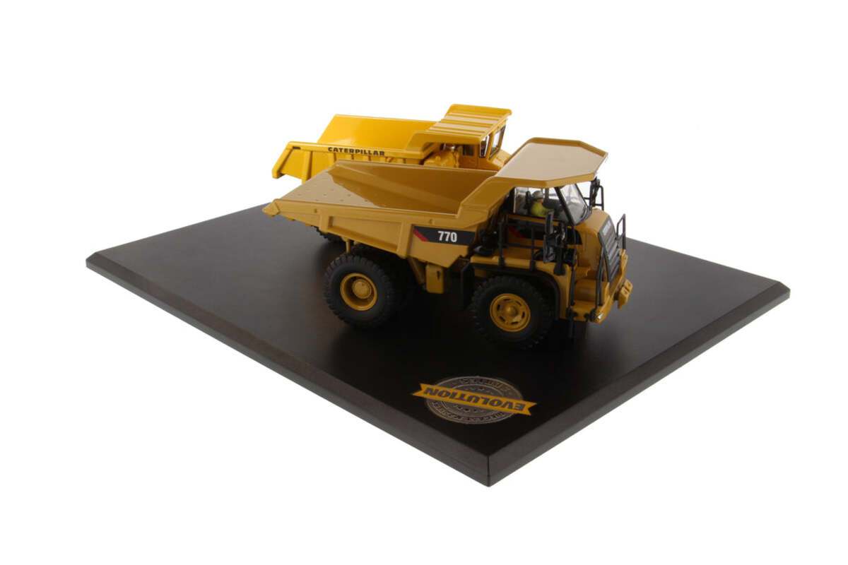 DieCast Masters 85562 1:50 Caterpillar 769 & Caterpillar 770 Off Highway Truck