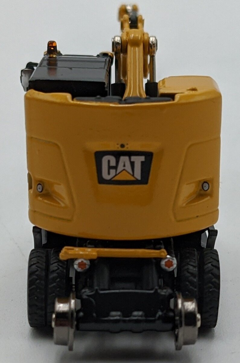 DieCast Masters 85612 1:87 Scale Caterpillar M323F Railroad Wheeled Excavator