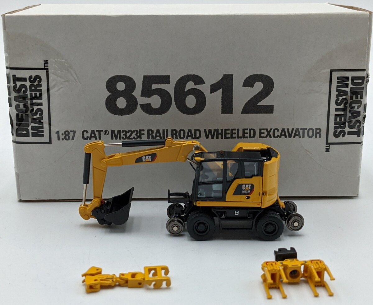 DieCast Masters 85612 1:87 Scale Caterpillar M323F Railroad Wheeled Excavator