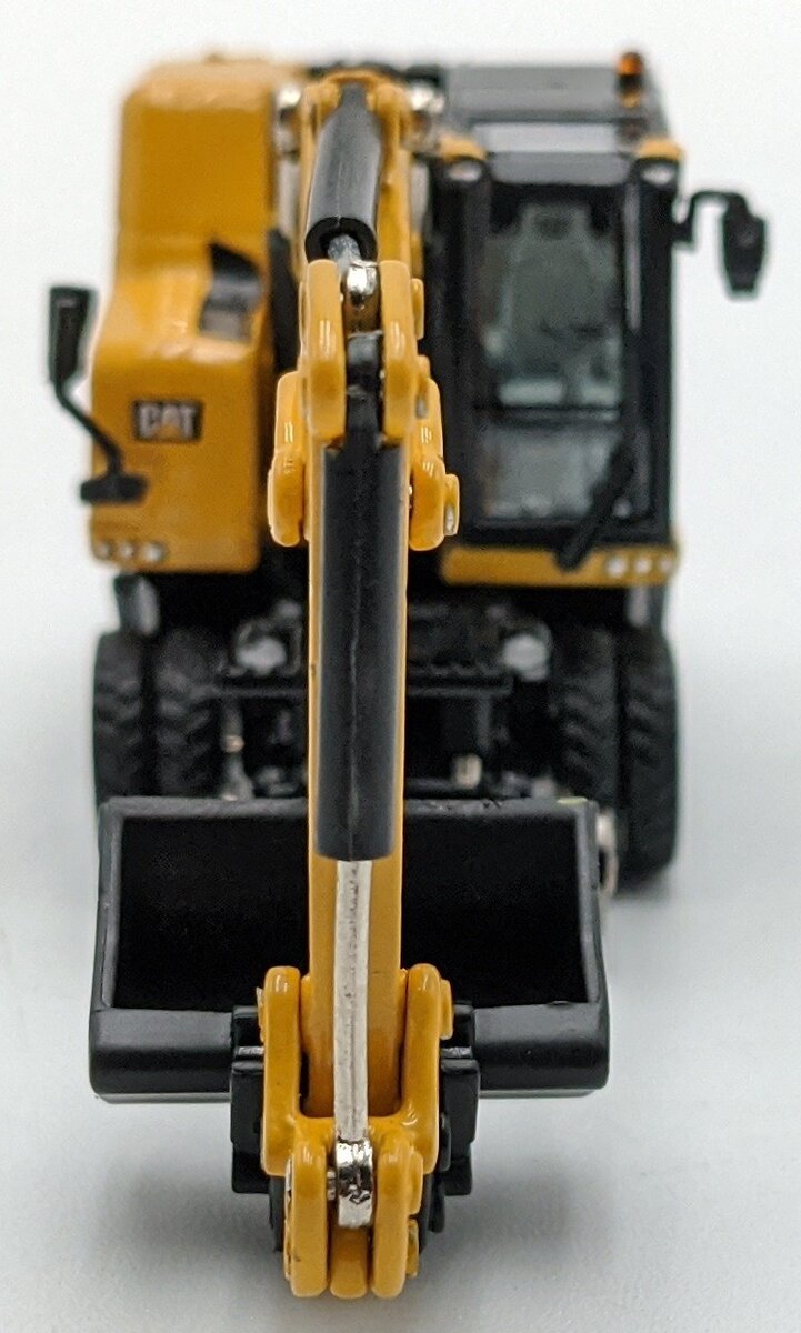 DieCast Masters 85612 1:87 Scale Caterpillar M323F Railroad Wheeled Excavator