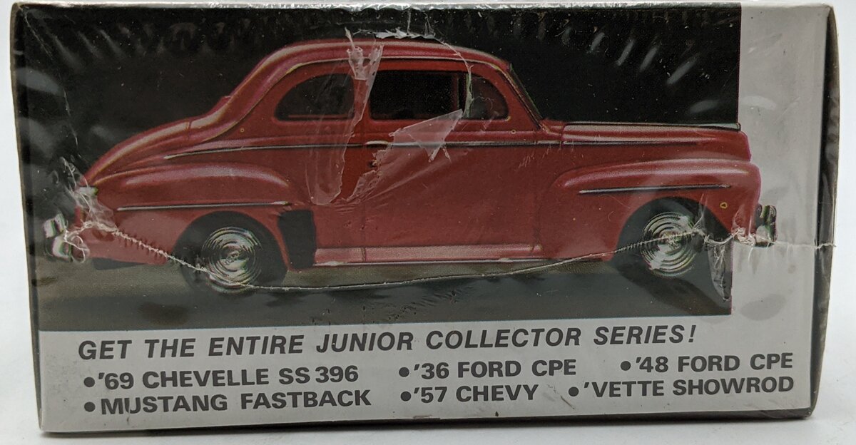 AMT T110 1:43 Scale '48 Ford Coupe Snap Hobby Kit