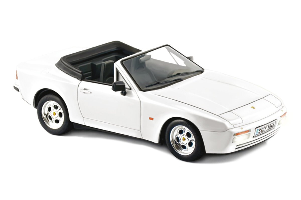 Italeri 3646 1:24 Porsche 944S Cabrio Plastic Model Car Kit