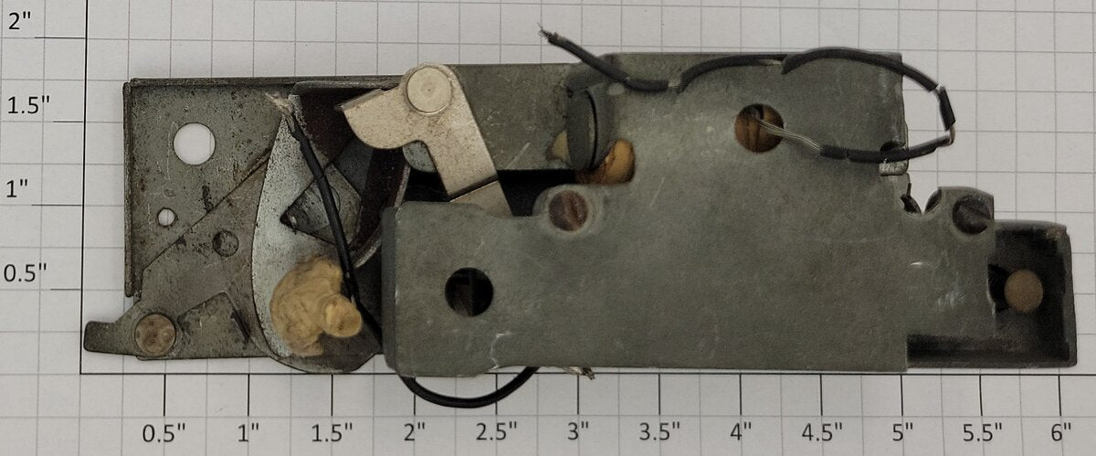 Lionel 3462-76 Milk Car Mechanism with Milkman Figure