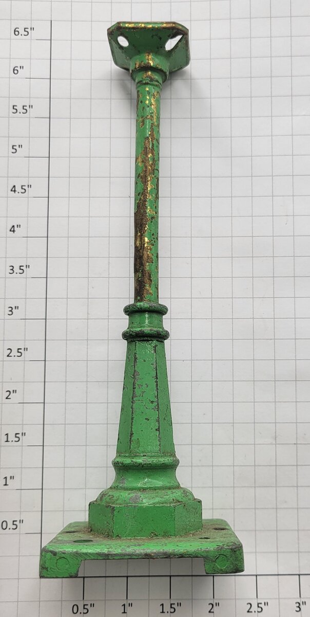 Lionel 56-1 Green Lamp Post