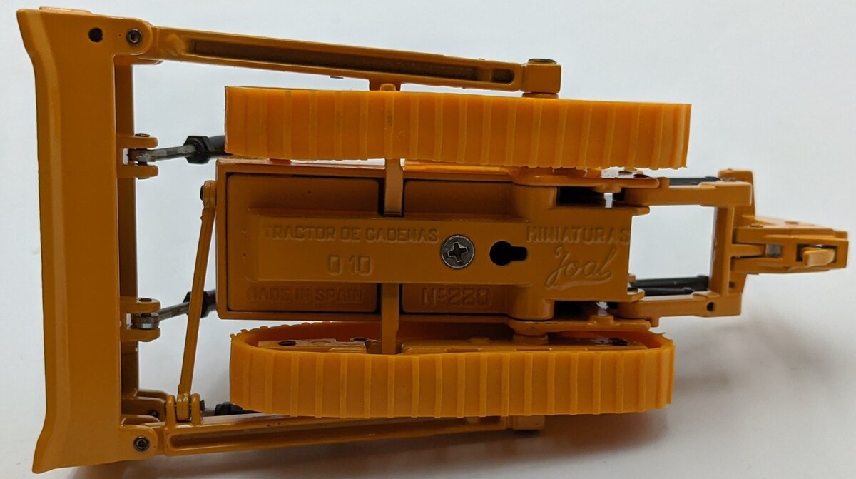 Joal 220 1:70 Caterpillar D10 Dozer Chain Tractor