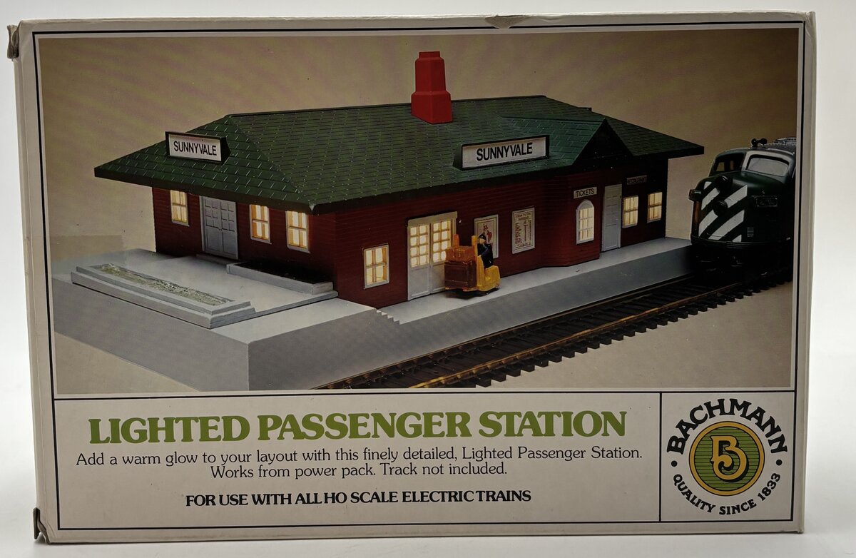 Bachmann 46-1217 HO Lighted Passenger Station Building