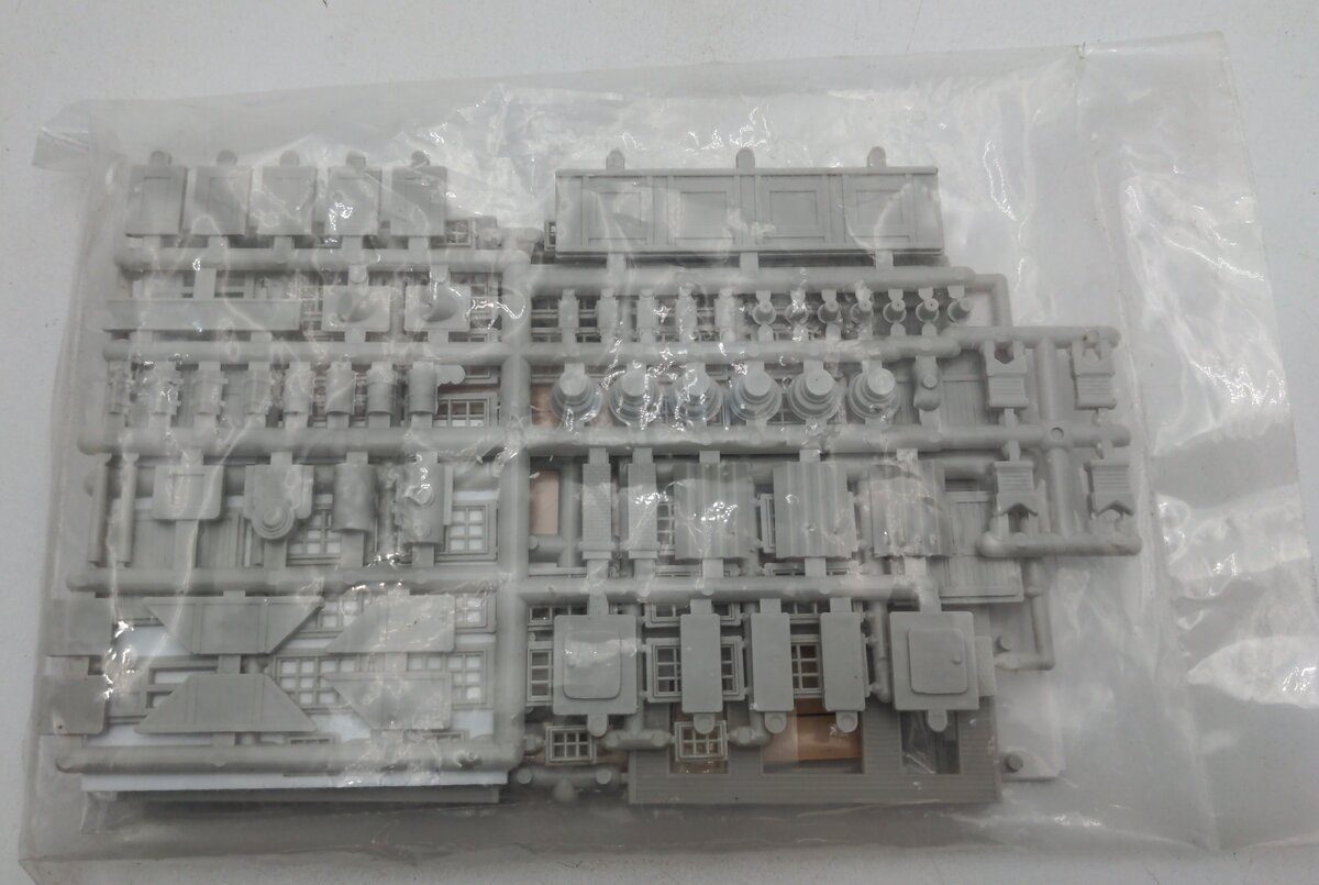 Railway Design Associates HO Building Kit Riverbend News Store