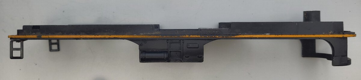 Lionel 2032-16 Black and Yellow Diecast Alco A Powered Motor Frame with Steps