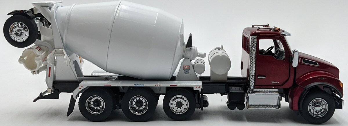 DieCast Masters 71062 1:50 Kenworth T880 SBFA w/McNeilus Bridgemaster Mixer