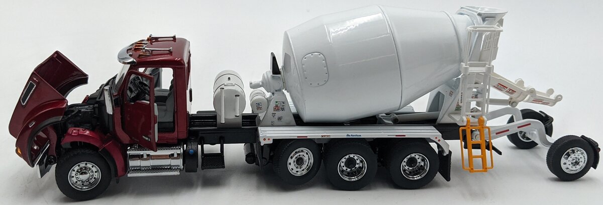 DieCast Masters 71062 1:50 Kenworth T880 SBFA w/McNeilus Bridgemaster Mixer