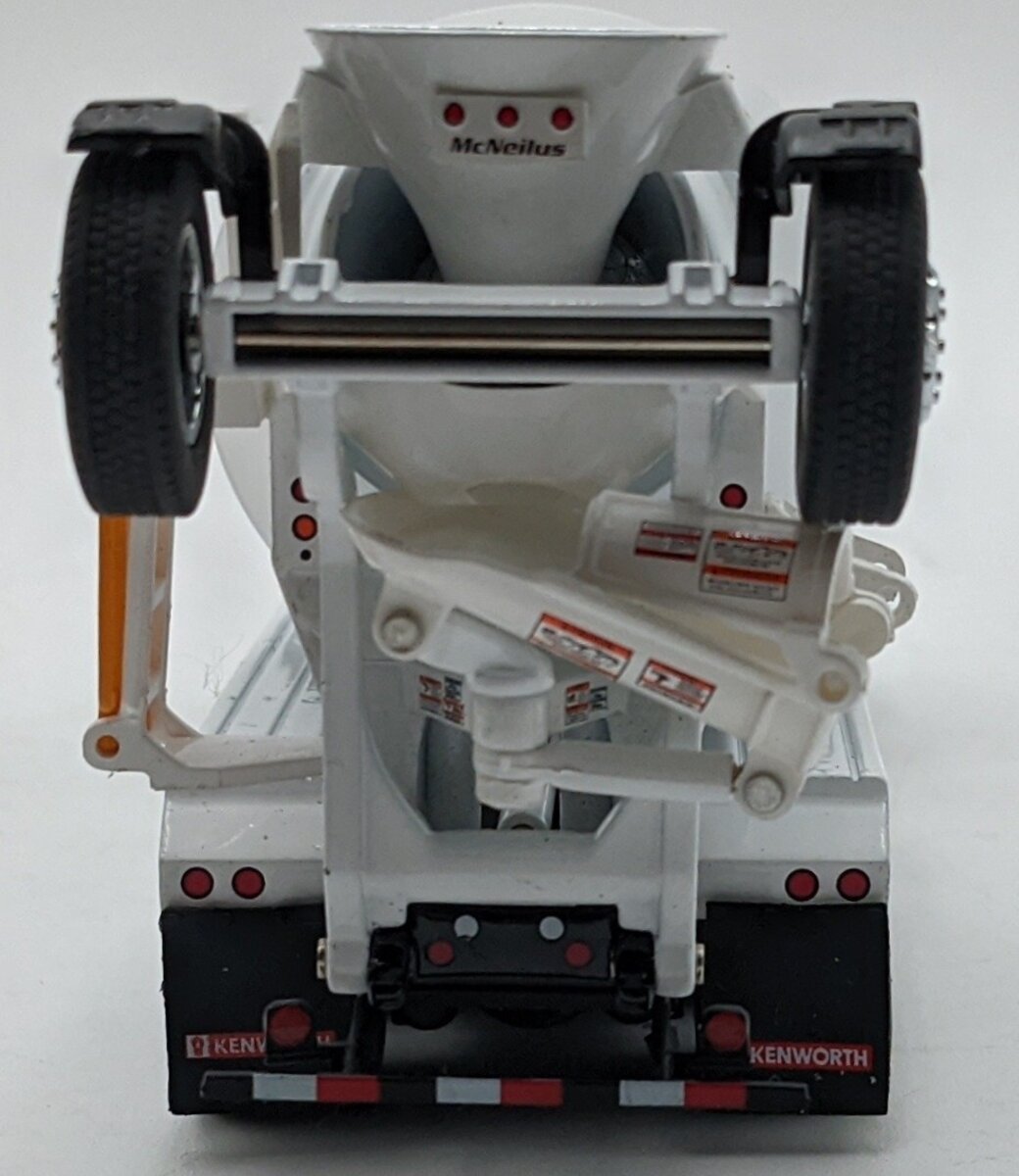 DieCast Masters 71062 1:50 Kenworth T880 SBFA w/McNeilus Bridgemaster Mixer