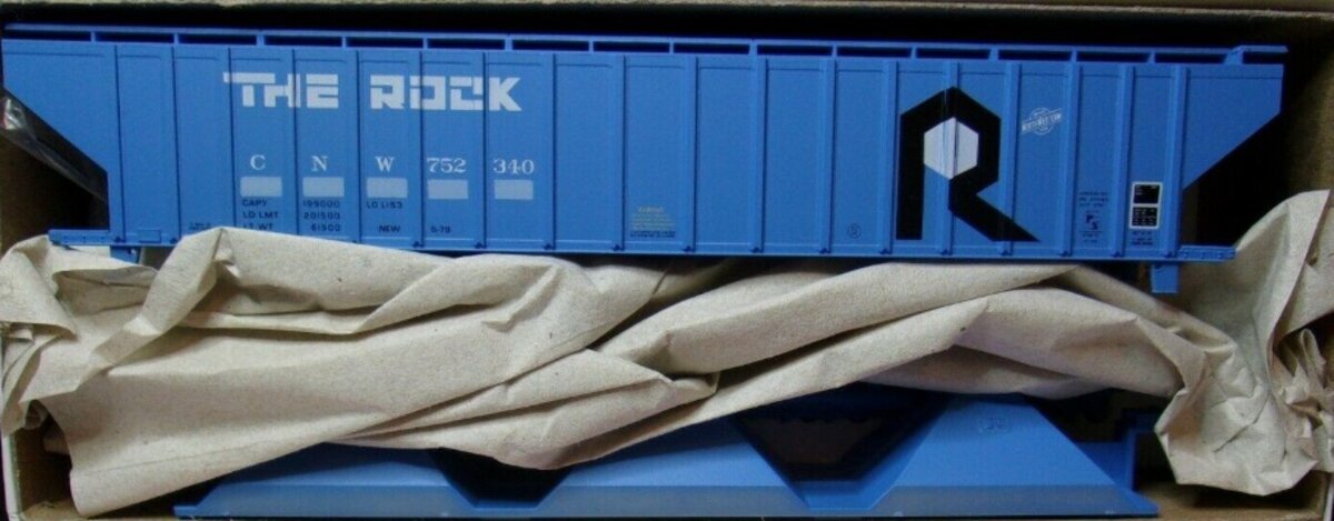 Accurail 8123.3 HO C&NW Rock Island Pullman Standar Covered Hopper # 752340 Kit