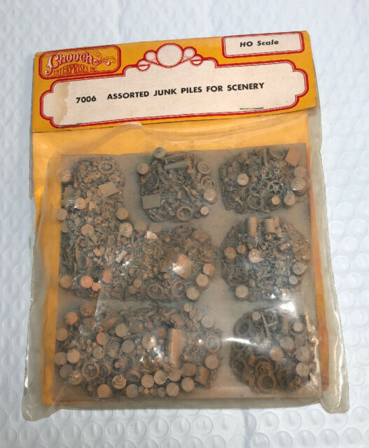 Chooch 7006 HO Scale Multi-Scale Assorted Junk Piles