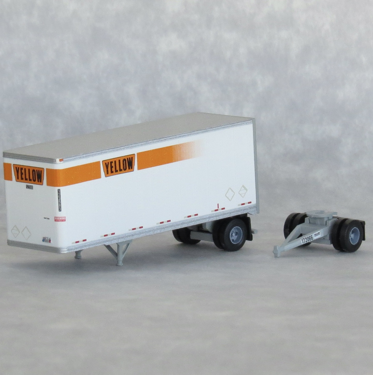 Trainworx Inc. 42885-03 N Yellow Corporation 28' Pup Trailer #126669