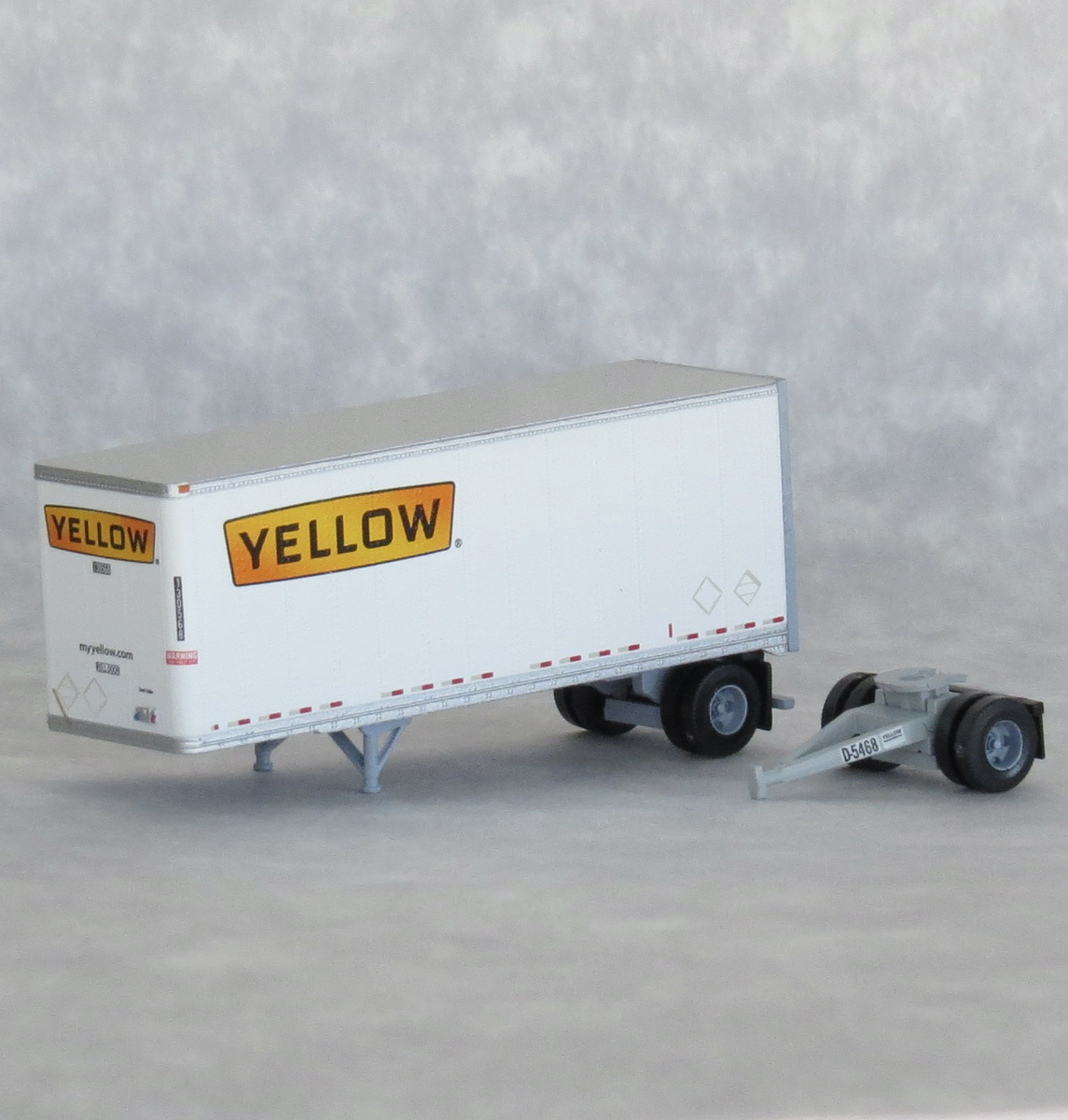 Trainworx Inc. 42885-08 N Yellow Corporation 28' Pup Trailer #130722