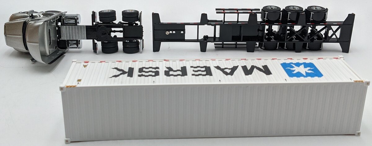 DieCast Masters 71069 1:50 Peterbilt 579 Day Cab Tractor