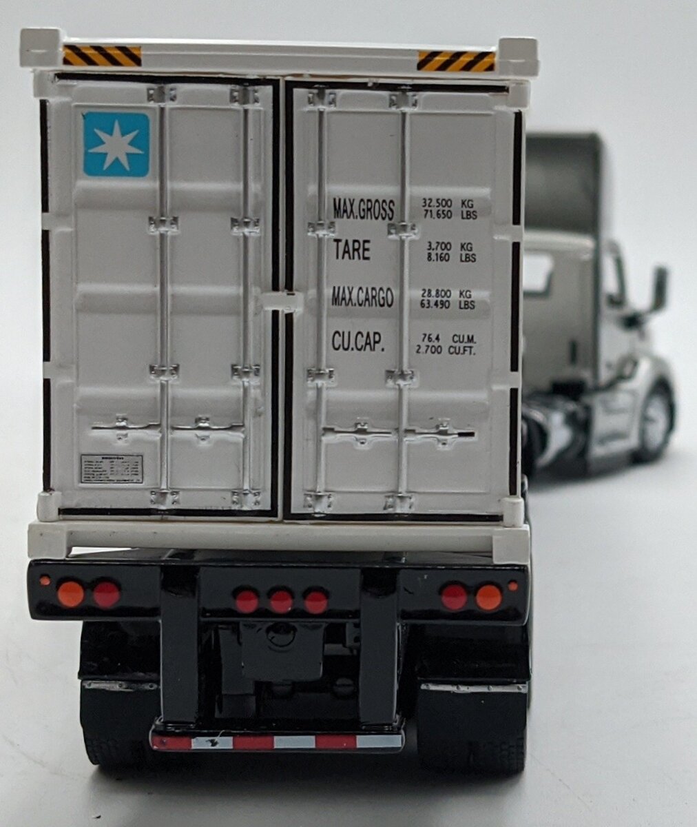 DieCast Masters 71069 1:50 Peterbilt 579 Day Cab Tractor