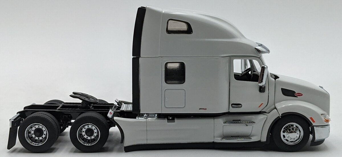 DieCast Masters 71072 1:50 Peterbilt 579 UltraLoft White Tractor