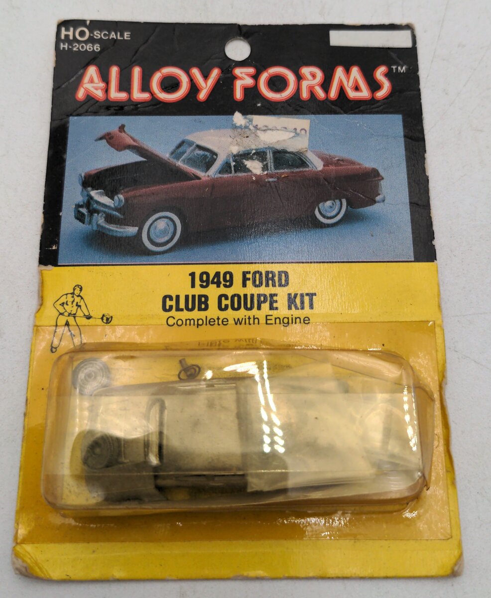 Alloy Forms H-2066 HO Scale 1949 Club Coupe W/Engine Die Cast Kit